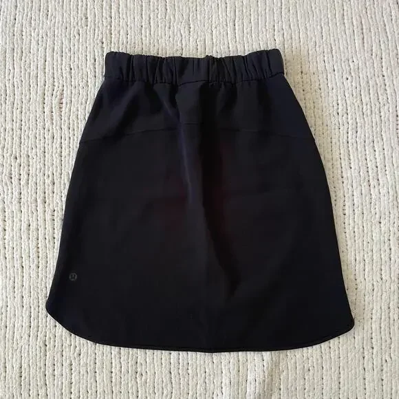 Lululemon Women's Black On the Fly Skirt - Size 4 - Picture 4 of 5
